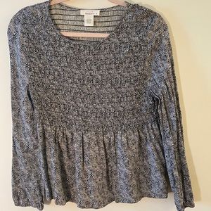 Adorable black and white leopard print blouse.